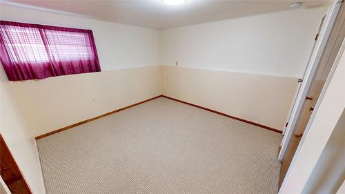 717 6Th Street, Cranbrook, BC - Indoor Photo Showing Other Room