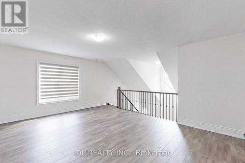 95 Giardina Crescent, Richmond Hill, ON - Indoor Photo Showing Other Room