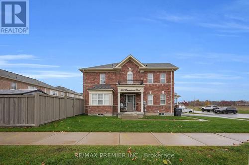 258 REMEMBRANCE ROAD  Brampton, ON L7A 4P4