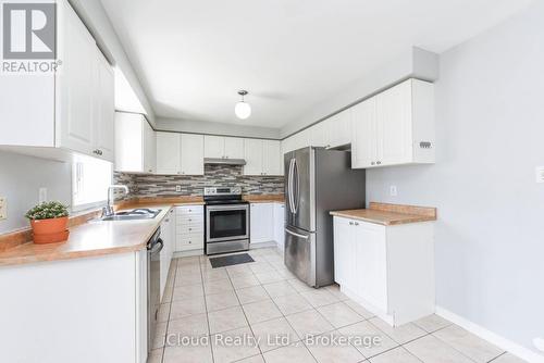 12 Bramcedar Crescent, Brampton, ON - Indoor Photo Showing Kitchen