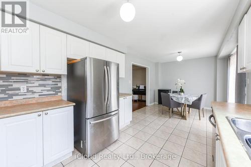 12 Bramcedar Crescent, Brampton, ON - Indoor Photo Showing Kitchen