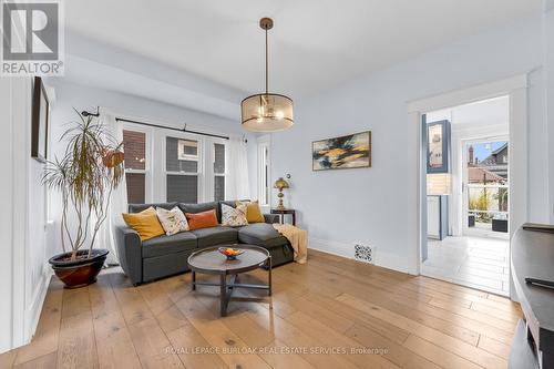 163 Leinster Avenue N, Hamilton, ON - Indoor Photo Showing Living Room