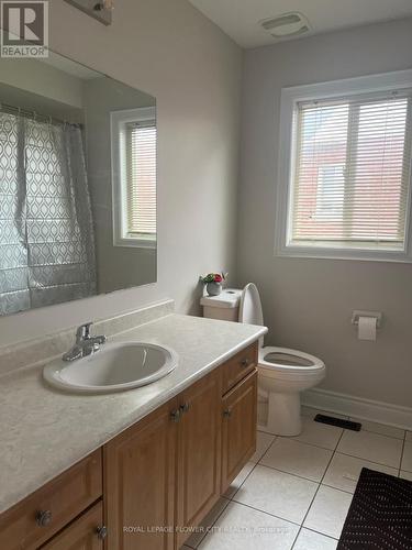 Main And 2Nd Floor - 104 Bonistel Crescent, Brampton, ON - Indoor Photo Showing Bathroom