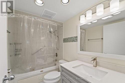 1706 - 50 Elm Drive E, Mississauga, ON - Indoor Photo Showing Bathroom