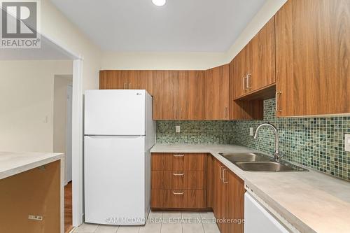 1706 - 50 Elm Drive E, Mississauga, ON - Indoor Photo Showing Kitchen With Double Sink