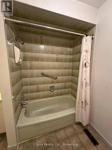 118 Antigua Road, Mississauga, ON - Indoor Photo Showing Bathroom