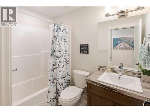 3350 Woodsdale Road Unit# 703, Lake Country, BC - Indoor Photo Showing Bathroom