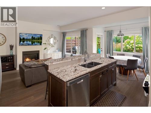 3350 Woodsdale Road Unit# 703, Lake Country, BC - Indoor With Fireplace