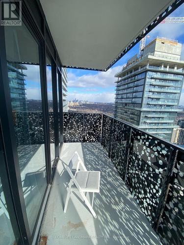 4511 - 55 Charles Street E, Toronto, ON -  With View With Exterior