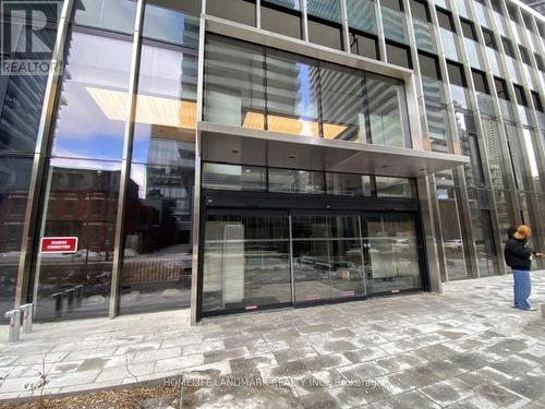 4511 - 55 Charles Street E, Toronto, ON - Outdoor