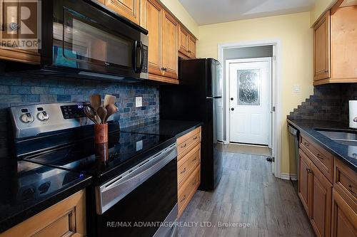 126 Olympic Crescent, London North (North I), ON - Indoor Photo Showing Kitchen