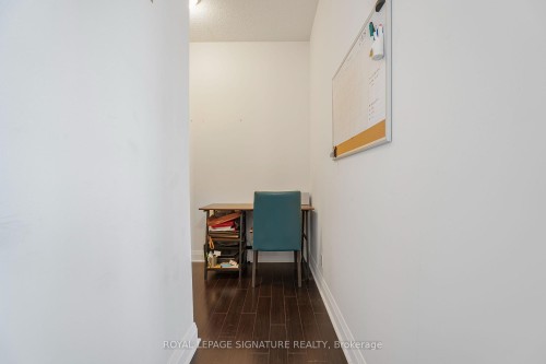 527-1185 The Queensway N/A, Toronto, ON - Indoor Photo Showing Other Room
