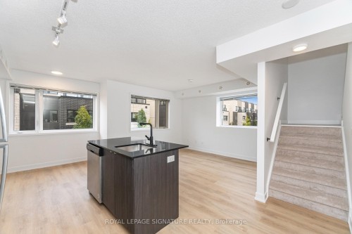 610-1129 Cooke Boulevard, Burlington, ON - Indoor Photo Showing Other Room