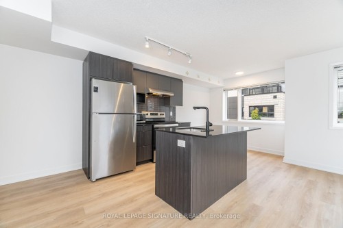 610-1129 Cooke Boulevard, Burlington, ON - Indoor Photo Showing Kitchen With Stainless Steel Kitchen