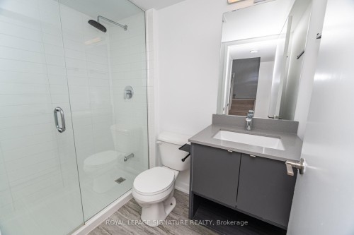 610-1129 Cooke Boulevard, Burlington, ON - Indoor Photo Showing Bathroom