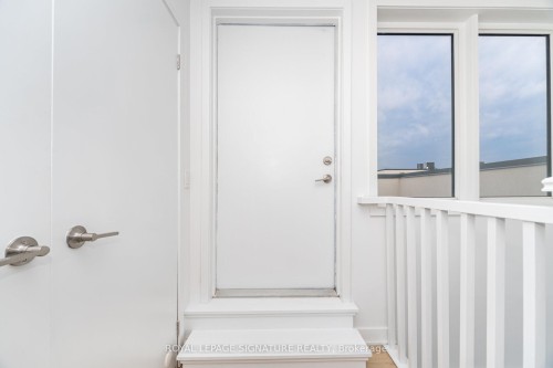 610-1129 Cooke Boulevard, Burlington, ON - Indoor