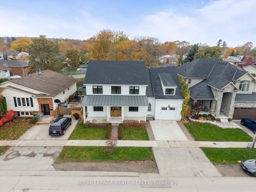3922 Twenty Third Street, Lincoln, ON - Outdoor With Facade