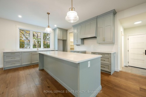 3922 Twenty Third Street, Lincoln, ON - Indoor Photo Showing Kitchen With Upgraded Kitchen