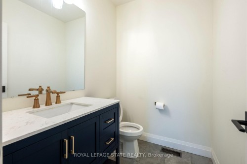 3922 Twenty Third Street, Lincoln, ON - Indoor Photo Showing Bathroom