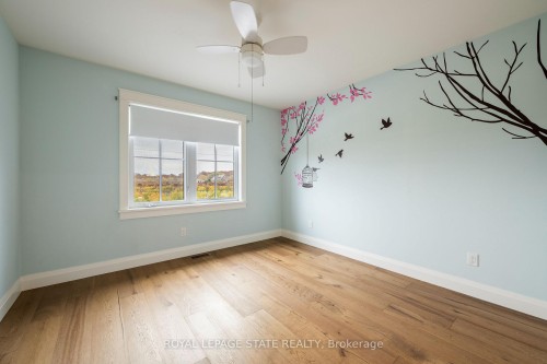 3922 Twenty Third Street, Lincoln, ON - Indoor Photo Showing Other Room