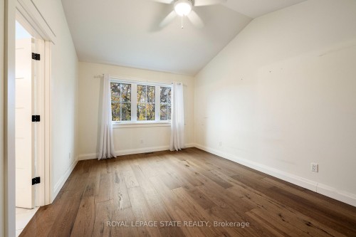 3922 Twenty Third Street, Lincoln, ON - Indoor Photo Showing Other Room