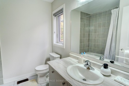 99 Bethpage Crescent, Newmarket, ON - Indoor Photo Showing Bathroom
