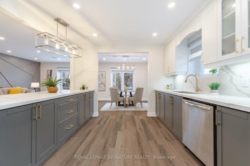 388 Antigua Road, Mississauga, ON - Indoor Photo Showing Kitchen With Upgraded Kitchen