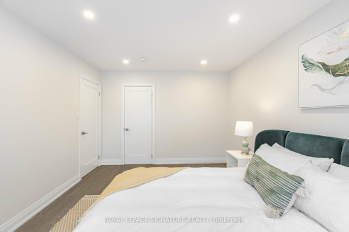 388 Antigua Road, Mississauga, ON - Indoor Photo Showing Bedroom