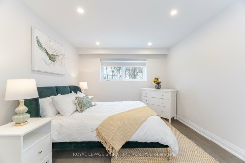 388 Antigua Road, Mississauga, ON - Indoor Photo Showing Bedroom