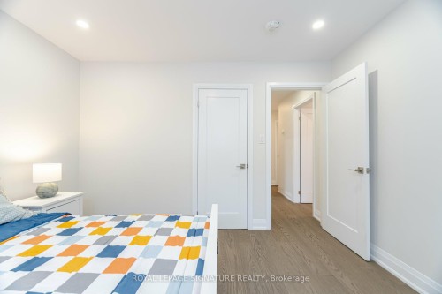 388 Antigua Road, Mississauga, ON - Indoor Photo Showing Bedroom