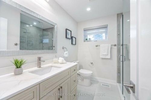 388 Antigua Road, Mississauga, ON - Indoor Photo Showing Bathroom