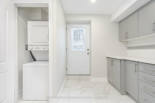 388 Antigua Road, Mississauga, ON - Indoor Photo Showing Laundry Room