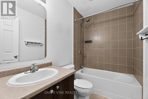 C - 140 Mocha Private, Ottawa, ON - Indoor Photo Showing Bathroom