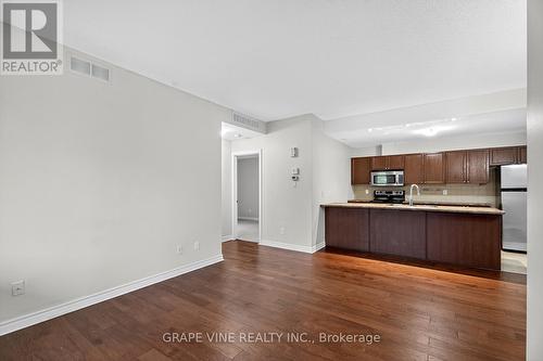 C - 140 Mocha Private, Ottawa, ON - Indoor Photo Showing Kitchen