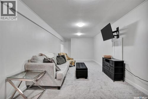 2616 Clarence Avenue S, Saskatoon, SK - Indoor