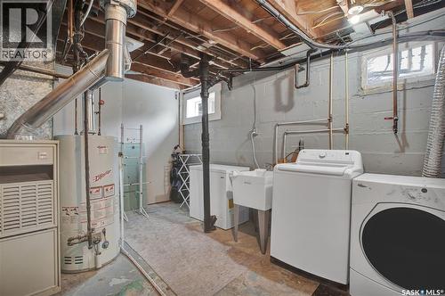 2616 Clarence Avenue S, Saskatoon, SK - Indoor Photo Showing Laundry Room