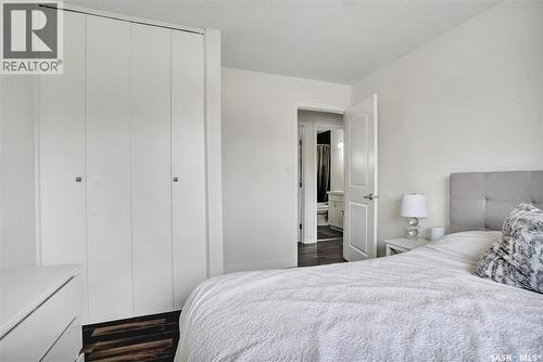 2616 Clarence Avenue S, Saskatoon, SK - Indoor Photo Showing Bedroom