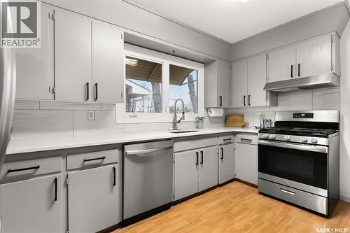 940 Edgar Street, Regina, SK - Indoor Photo Showing Kitchen