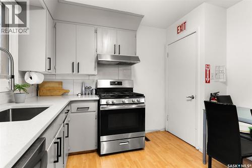 940 Edgar Street, Regina, SK - Indoor Photo Showing Kitchen