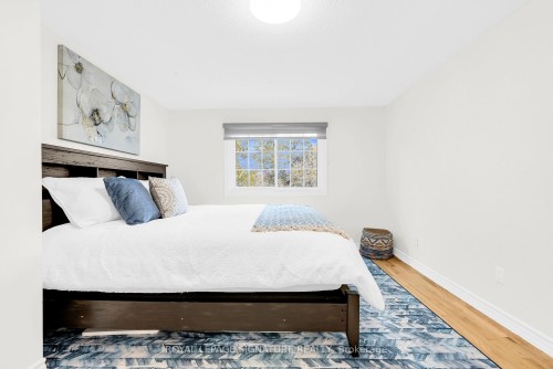 6467 Edenwood Drive, Mississauga, ON - Indoor Photo Showing Bedroom