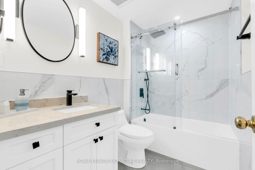 6467 Edenwood Drive, Mississauga, ON - Indoor Photo Showing Bathroom
