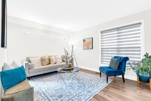 6467 Edenwood Drive, Mississauga, ON - Indoor Photo Showing Living Room