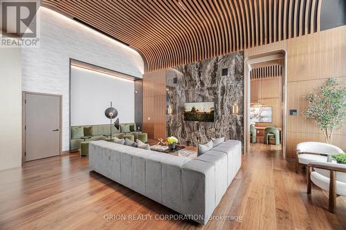 407 - 3240 William Coltson Avenue, Oakville, ON - Indoor Photo Showing Living Room