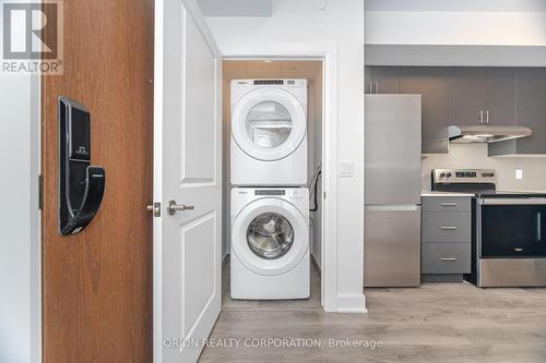407 - 3240 William Coltson Avenue, Oakville, ON - Indoor Photo Showing Laundry Room