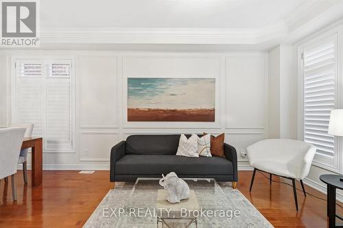 266 Admiral Drive, Oakville, ON - Indoor Photo Showing Living Room