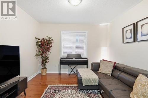266 Admiral Drive, Oakville, ON - Indoor Photo Showing Living Room