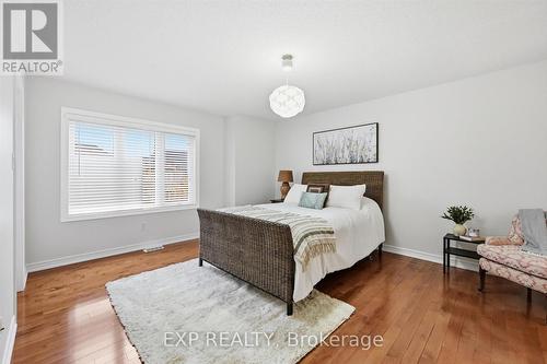 266 Admiral Drive, Oakville, ON - Indoor Photo Showing Bedroom