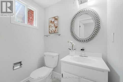 67 Livingstone Street W, Barrie, ON - Indoor Photo Showing Bathroom