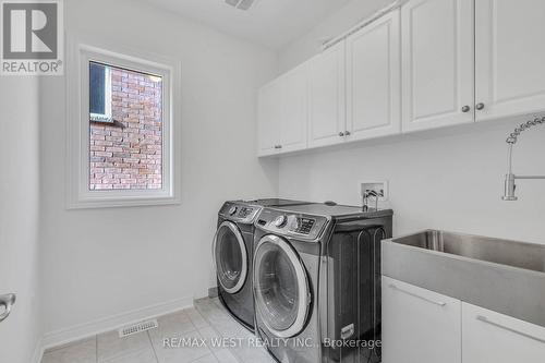 198 Jessie Caverhill Pass, Oakville, ON - Indoor Photo Showing Laundry Room