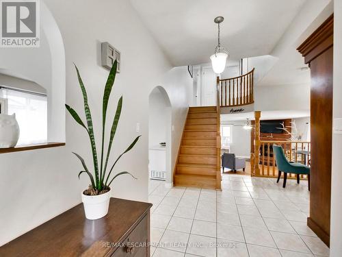 18 Pavarotti Court, Hamilton, ON - Indoor Photo Showing Other Room